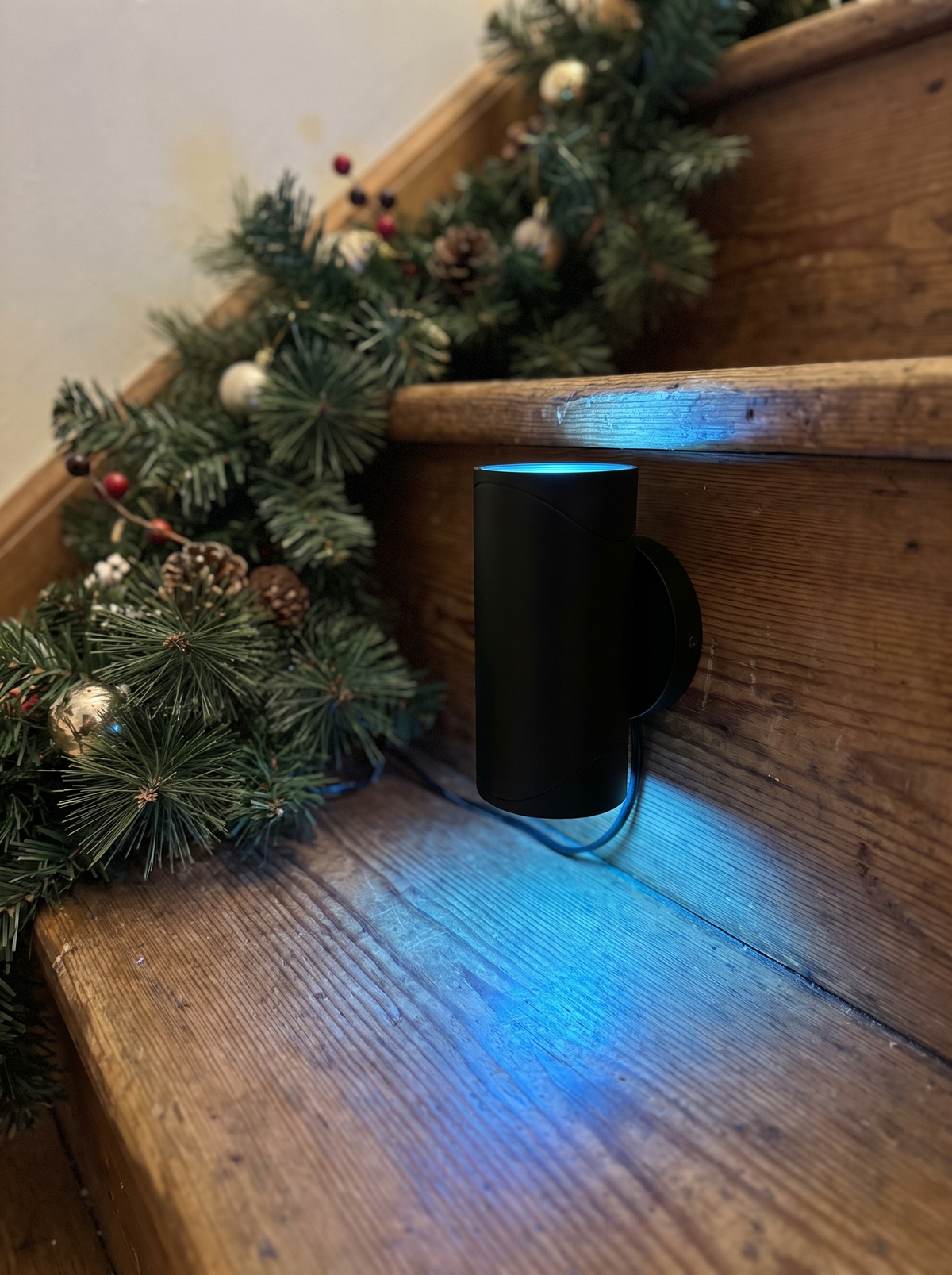 Laurent Well 7-Color Motion Sensor Stair Light, Rechargeable, Seven Colors to Play With